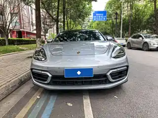 Porsche Panamera 2021
