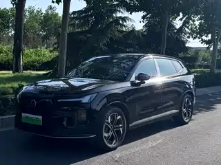 Volvo Volvo XC70 Plug-in Hybrid 2025