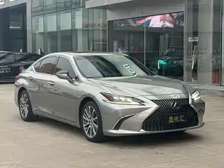 Lexus ES 2019