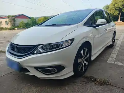 Honda Jade 2015