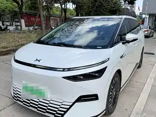 XPeng X9 2025