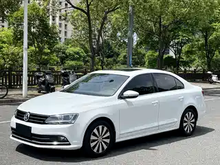 Volkswagen Sagitar 2016