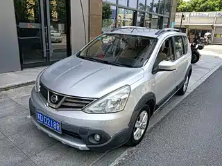 Nissan Livina 2013