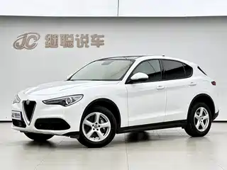 Alfa Romeo Stelvio 2017