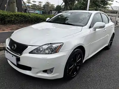 Lexus IS 2010
