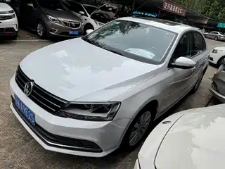 Volkswagen Sagitar 2016