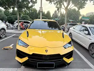 Lamborghini Urus 2024