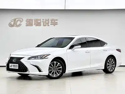 Lexus ES 2022