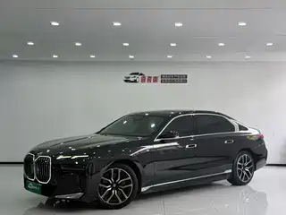 BMW i7 2024