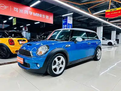 MINI CLUBMAN 2010