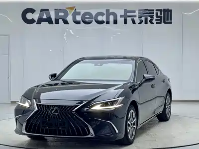 Lexus ES 2022
