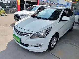 Hyundai Verna 2016