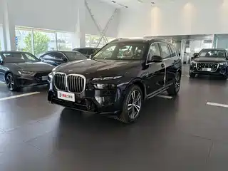 BMW BMW X7 2024