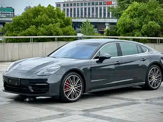 Porsche Panamera 2021