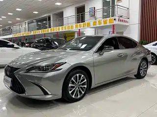 Lexus ES 2024
