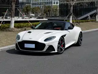Aston Martin DBS 2019