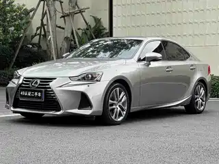 Lexus Lexus IS 2017
