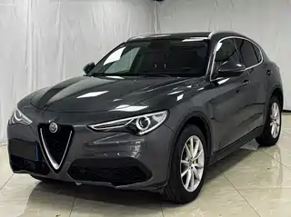 Alfa Romeo Stelvio 2017