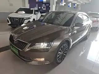Škoda Superb 2015