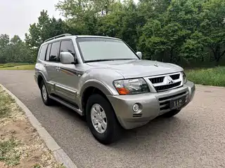 Mitsubishi Pajero 2013