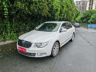 Škoda Superb 2011