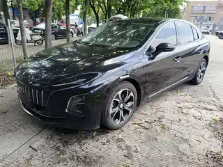 Hongqi E-QM5 2024