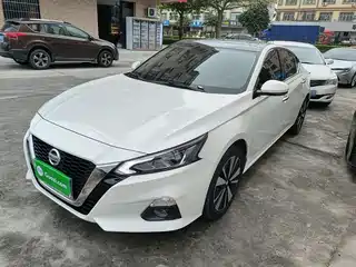 Nissan Teana 2022