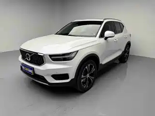 Volvo XC40 2022