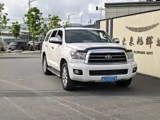 Toyota Sequoia 2014