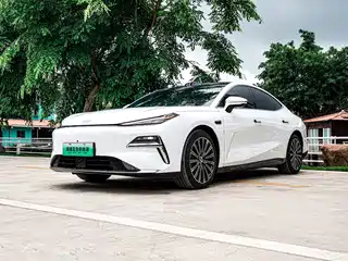 Geely Galaxy Xingyao 8 2025