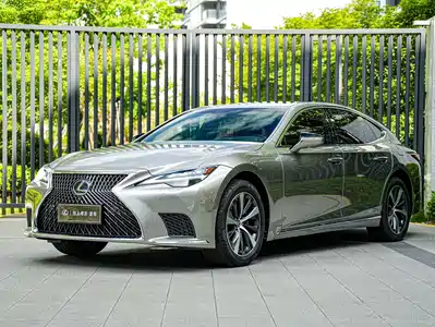 Lexus LS 2022