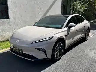 Roewe Rising Auto F7 2023
