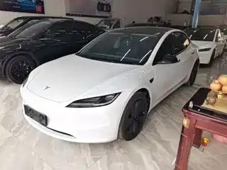 Tesla Model 3 2025