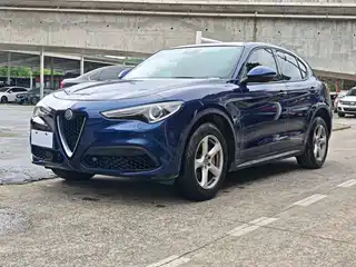 Alfa Romeo Stelvio 2017