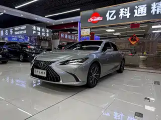 Lexus ES 2023