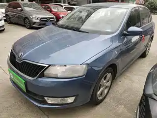 Škoda Rapid Spaceback 2015
