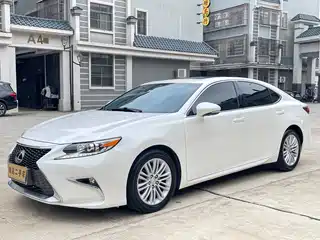 Lexus ES 2016