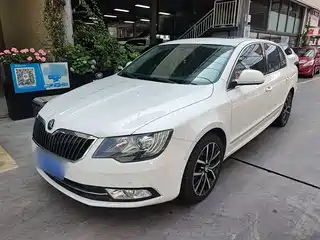 Škoda Superb 2013