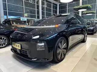 Li Auto Li i8 2025
