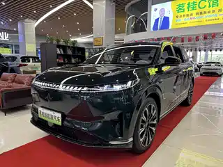 Dongfeng Yipai eπ008 2025