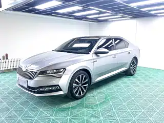 Škoda Superb 2023