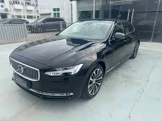 Volvo S90 Plug-in Hybrid 2024