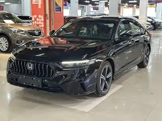 Honda Inspire Hybrid 2025