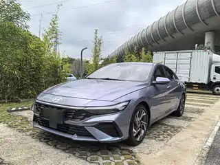 Hyundai Elantra 2024