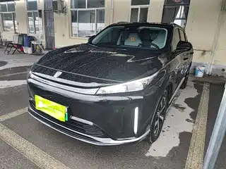 Roewe D5X DMH 2025