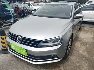 Volkswagen Sagitar 2016