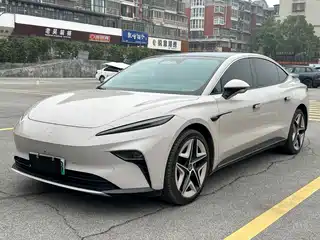 Roewe Rising Auto F7 2023
