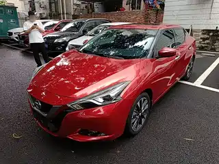 Nissan Bluebird 2015