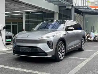 NIO ES8 2024