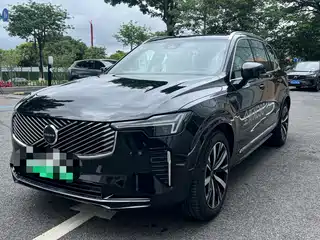 Volvo XC90 Plug-in Hybrid 2025
